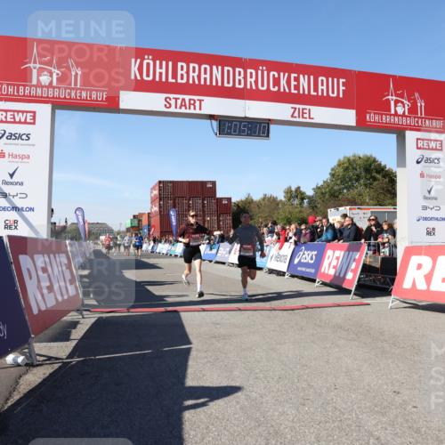 03.10.2025 - Köhlbrandbrückenlauf Lena Gebhardt http://msf.ph/oto/9049764 03.10.2025 13:05:10 Ziel 4098, 4175, 4256, 4390, 4490, 4585, 4751, 5670, 5785, 5951, 5952, 5969, 6561, 6719 meine-sportfotos.de