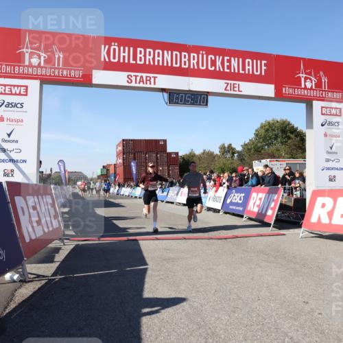 03.10.2025 - Köhlbrandbrückenlauf Lena Gebhardt http://msf.ph/oto/9049770 03.10.2025 13:05:10 Ziel 4098, 4175, 4256, 4390, 4490, 4585, 4751, 5670, 5785, 5951, 5952, 5969, 6561, 6719 meine-sportfotos.de