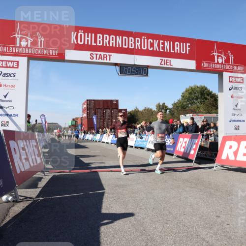 03.10.2025 - Köhlbrandbrückenlauf Lena Gebhardt http://msf.ph/oto/9049778 03.10.2025 13:05:11 Ziel 4098, 4175, 4256, 4344, 4390, 4490, 4585, 4751, 5785, 5951, 5969, 6081, 6719 meine-sportfotos.de