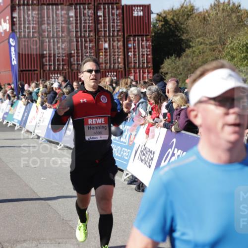 03.10.2025 - Köhlbrandbrückenlauf Jannik Wohlers http://msf.ph/oto/9049780 03.10.2025 13:07:53 Ziel 4159, 4310, 4382, 4639, 5959, 5993, 6120, 6163, 6244, 6285, 6348, 6384, 6409, 6651, 6696, 6821 meine-sportfotos.de