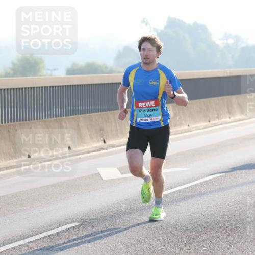 03.10.2025 - Köhlbrandbrückenlauf Lena Gebhardt http://msf.ph/oto/9049783 03.10.2025 09:13:14 Position 1 3304 meine-sportfotos.de