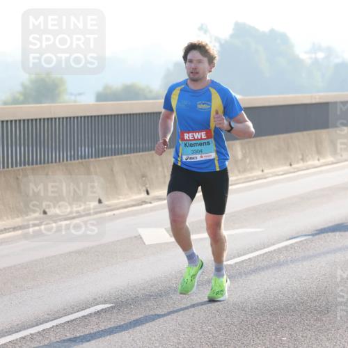03.10.2025 - Köhlbrandbrückenlauf Lena Gebhardt http://msf.ph/oto/9049790 03.10.2025 09:13:15 Position 1 3304 meine-sportfotos.de