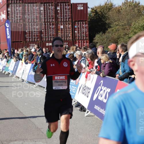 03.10.2025 - Köhlbrandbrückenlauf Jannik Wohlers http://msf.ph/oto/9049792 03.10.2025 13:07:53 Ziel 4159, 4310, 4382, 4639, 5959, 5993, 6120, 6163, 6244, 6285, 6348, 6384, 6409, 6651, 6696, 6821 meine-sportfotos.de