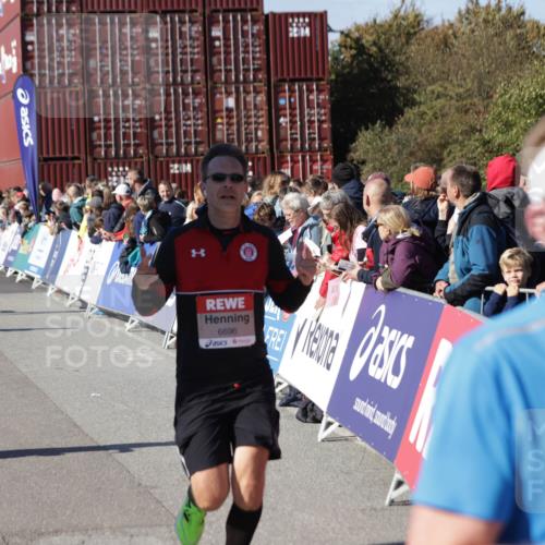 03.10.2025 - Köhlbrandbrückenlauf Jannik Wohlers http://msf.ph/oto/9049796 03.10.2025 13:07:53 Ziel 4159, 4310, 4382, 4639, 5959, 5993, 6120, 6163, 6244, 6285, 6348, 6384, 6409, 6651, 6696, 6821 meine-sportfotos.de