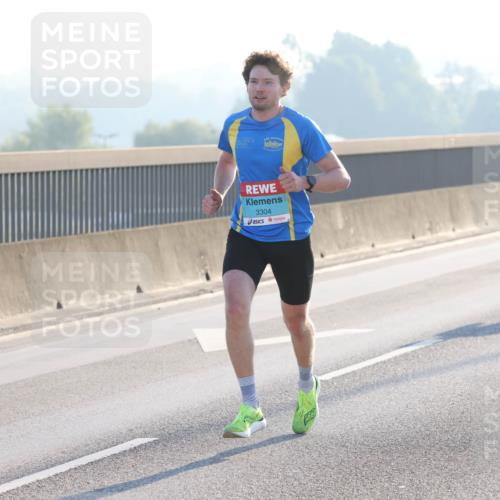 03.10.2025 - Köhlbrandbrückenlauf Lena Gebhardt http://msf.ph/oto/9049797 03.10.2025 09:13:15 Position 1 3304 meine-sportfotos.de