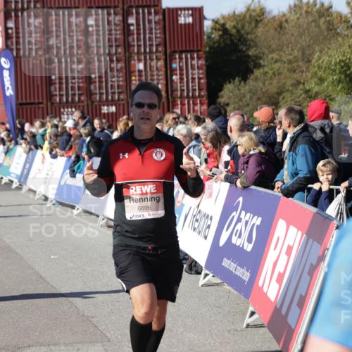 03.10.2025 - Köhlbrandbrückenlauf Jannik Wohlers http://msf.ph/oto/9049804 03.10.2025 13:07:53 Ziel 4159, 4310, 4382, 4639, 5959, 5993, 6120, 6163, 6244, 6285, 6348, 6384, 6409, 6651, 6696, 6821 meine-sportfotos.de