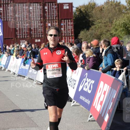 03.10.2025 - Köhlbrandbrückenlauf Jannik Wohlers http://msf.ph/oto/9049811 03.10.2025 13:07:53 Ziel 4159, 4310, 4382, 4639, 5959, 5993, 6120, 6163, 6244, 6285, 6348, 6384, 6409, 6651, 6696, 6821 meine-sportfotos.de