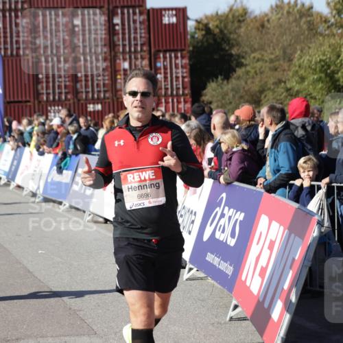 03.10.2025 - Köhlbrandbrückenlauf Jannik Wohlers http://msf.ph/oto/9049818 03.10.2025 13:07:53 Ziel 4159, 4310, 4382, 4639, 5959, 5993, 6120, 6163, 6244, 6285, 6348, 6384, 6409, 6651, 6696, 6821 meine-sportfotos.de