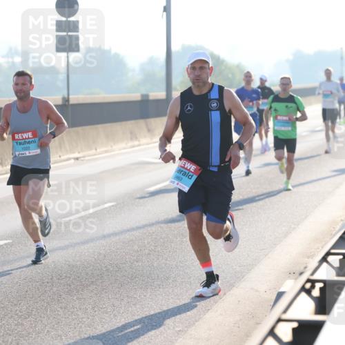 03.10.2025 - Köhlbrandbrückenlauf Lena Gebhardt http://msf.ph/oto/9049819 03.10.2025 09:13:17 Position 1 1022, 3463 meine-sportfotos.de