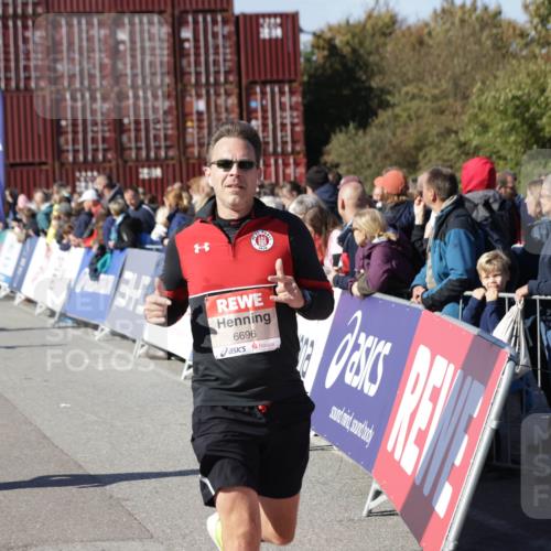 03.10.2025 - Köhlbrandbrückenlauf Jannik Wohlers http://msf.ph/oto/9049824 03.10.2025 13:07:54 Ziel 4159, 4310, 4382, 4639, 5959, 5993, 6120, 6163, 6244, 6285, 6348, 6384, 6409, 6651, 6696, 6821 meine-sportfotos.de