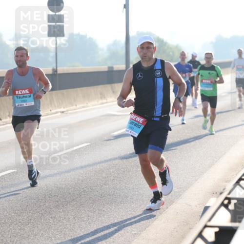 03.10.2025 - Köhlbrandbrückenlauf Lena Gebhardt http://msf.ph/oto/9049826 03.10.2025 09:13:17 Position 1 3463 meine-sportfotos.de