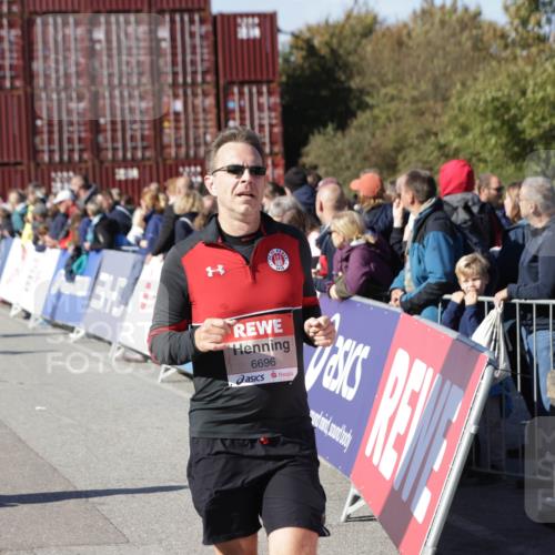 03.10.2025 - Köhlbrandbrückenlauf Jannik Wohlers http://msf.ph/oto/9049834 03.10.2025 13:07:54 Ziel 4159, 4310, 4382, 4639, 5959, 5993, 6120, 6163, 6244, 6285, 6348, 6384, 6409, 6651, 6696, 6821 meine-sportfotos.de