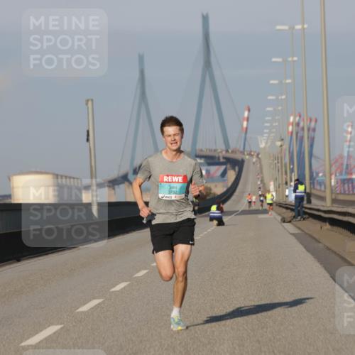 03.10.2025 - Köhlbrandbrückenlauf Jannik Wohlers http://msf.ph/oto/9049845 03.10.2025 09:35:03 Position 3 3782 meine-sportfotos.de