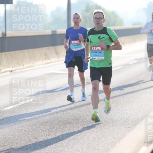 03.10.2025 - Köhlbrandbrückenlauf Lena Gebhardt http://msf.ph/oto/9049864 03.10.2025 09:13:19 Position 1 1032, 2702 meine-sportfotos.de