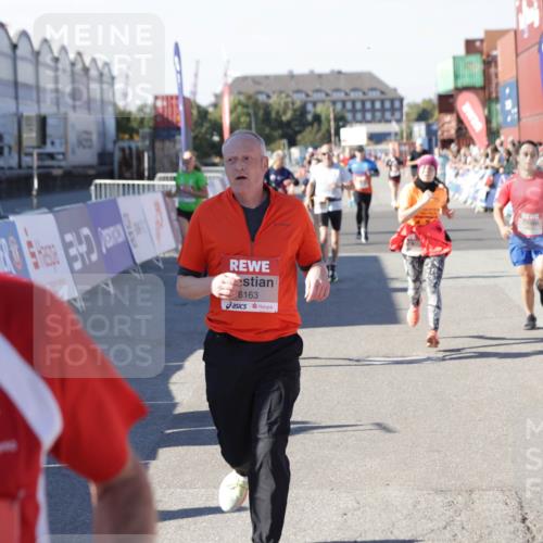 03.10.2025 - Köhlbrandbrückenlauf Jannik Wohlers http://msf.ph/oto/9049867 03.10.2025 13:07:55 Ziel 4159, 4184, 4310, 4382, 4395, 4639, 5959, 5993, 6022, 6120, 6163, 6244, 6285, 6348, 6384, 6409, 6651, 6696, 6821 meine-sportfotos.de