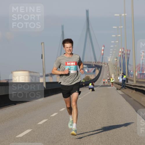 03.10.2025 - Köhlbrandbrückenlauf Jannik Wohlers http://msf.ph/oto/9049884 03.10.2025 09:35:04 Position 3 3782 meine-sportfotos.de