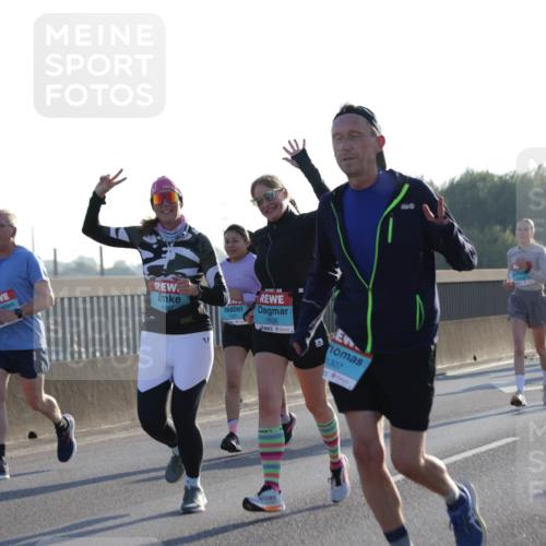 03.10.2025 - Köhlbrandbrückenlauf Jannik Wohlers http://msf.ph/oto/9049885 03.10.2025 09:18:34 Position 3 1392, 1636, 1307 meine-sportfotos.de