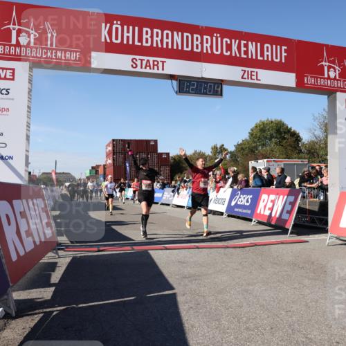 03.10.2025 - Köhlbrandbrückenlauf Lena Gebhardt http://msf.ph/oto/9049894 03.10.2025 13:21:05 Ziel 4393, 4680, 4749, 5006, 5130, 5156, 5169, 5265, 5363, 5377, 5501, 5618, 5746, 5878, 5882, 6282, 6296, 6645, 6646, 6648, 6650, 6756, 6780 meine-sportfotos.de