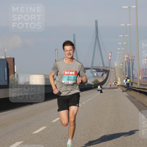 03.10.2025 - Köhlbrandbrückenlauf Jannik Wohlers http://msf.ph/oto/9049895 03.10.2025 09:35:05 Position 3 3782 meine-sportfotos.de