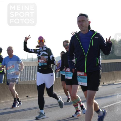 03.10.2025 - Köhlbrandbrückenlauf Jannik Wohlers http://msf.ph/oto/9049901 03.10.2025 09:18:34 Position 3 1325, 1521, 1636, 1307 meine-sportfotos.de