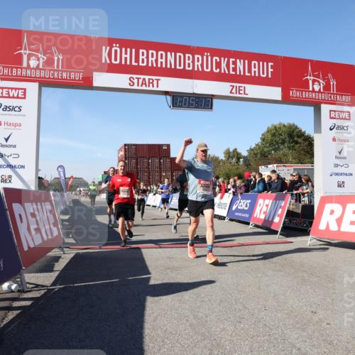 03.10.2025 - Köhlbrandbrückenlauf Lena Gebhardt http://msf.ph/oto/9049902 03.10.2025 13:05:17 Ziel 4098, 4256, 4272, 4344, 4390, 4490, 4496, 4585, 4877, 5637, 5969, 6041, 6044, 6081 meine-sportfotos.de