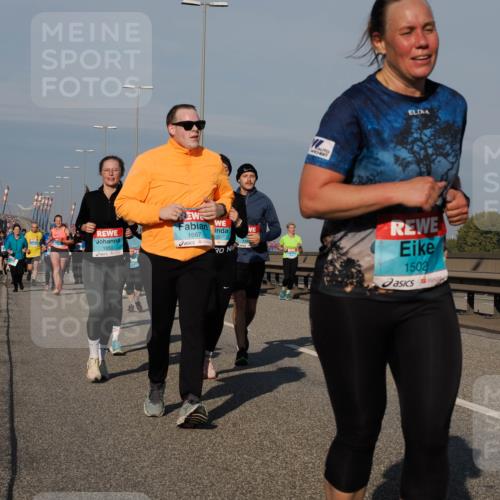 03.10.2025 - Köhlbrandbrückenlauf Fabian Wolf http://msf.ph/oto/9049908 03.10.2025 10:01:10 Position 3 1850, 1667, 835, 116, 1502 meine-sportfotos.de