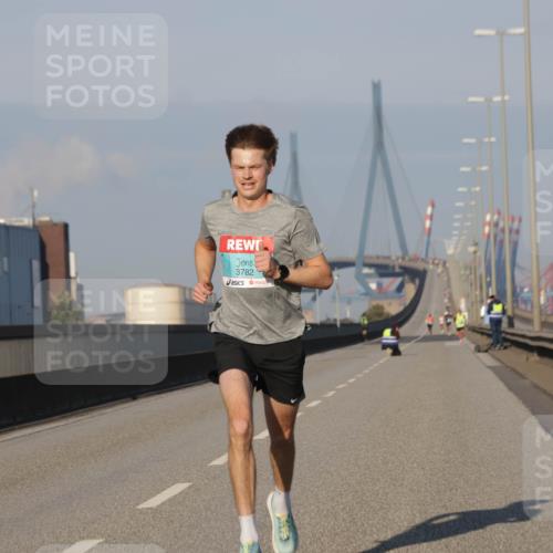 03.10.2025 - Köhlbrandbrückenlauf Jannik Wohlers http://msf.ph/oto/9049911 03.10.2025 09:35:05 Position 3 3782 meine-sportfotos.de