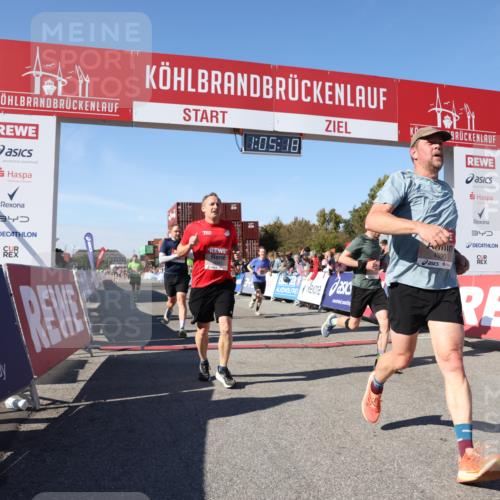 03.10.2025 - Köhlbrandbrückenlauf Lena Gebhardt http://msf.ph/oto/9049939 03.10.2025 13:05:18 Ziel 4272, 4344, 4390, 4490, 4496, 4585, 4877, 5637, 5969, 6041, 6044, 6081 meine-sportfotos.de