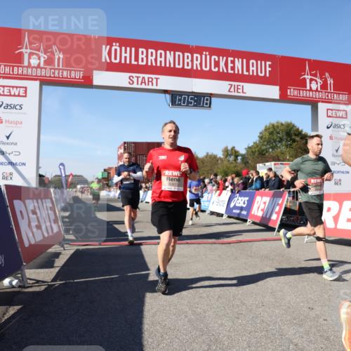 03.10.2025 - Köhlbrandbrückenlauf Lena Gebhardt http://msf.ph/oto/9049946 03.10.2025 13:05:19 Ziel 4272, 4344, 4390, 4490, 4496, 4585, 4877, 5637, 5969, 6041, 6044, 6081 meine-sportfotos.de