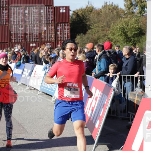 03.10.2025 - Köhlbrandbrückenlauf Jannik Wohlers http://msf.ph/oto/9049955 03.10.2025 13:07:57 Ziel 4184, 4310, 4382, 4395, 4639, 5959, 5993, 6022, 6120, 6163, 6244, 6285, 6348, 6409, 6651, 6696, 6821 meine-sportfotos.de
