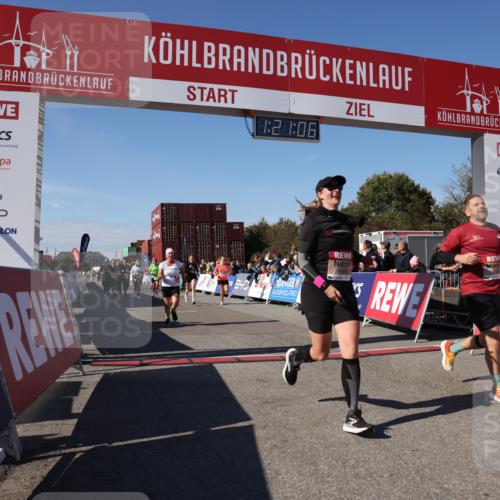 03.10.2025 - Köhlbrandbrückenlauf Lena Gebhardt http://msf.ph/oto/9049961 03.10.2025 13:21:06 Ziel 4393, 4680, 4749, 5130, 5156, 5169, 5265, 5363, 5377, 5501, 5618, 5746, 5878, 5882, 5883, 6282, 6296, 6645, 6646, 6648, 6650, 6756, 6780 meine-sportfotos.de