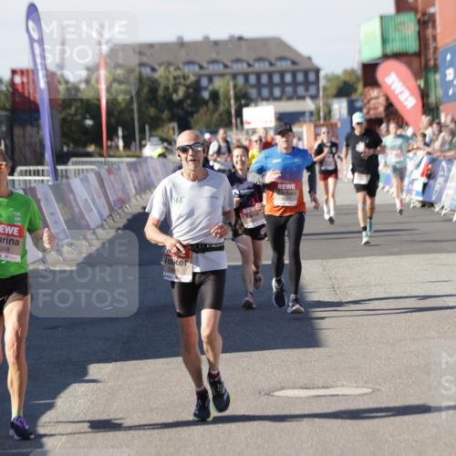 03.10.2025 - Köhlbrandbrückenlauf Jannik Wohlers http://msf.ph/oto/9049964 03.10.2025 13:07:58 Ziel 4184, 4310, 4357, 4382, 4395, 4639, 5959, 5993, 6022, 6120, 6163, 6244, 6285, 6348, 6409, 6651, 6696, 6821 meine-sportfotos.de