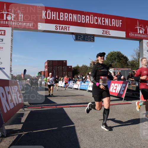 03.10.2025 - Köhlbrandbrückenlauf Lena Gebhardt http://msf.ph/oto/9049966 03.10.2025 13:21:06 Ziel 4393, 4680, 4749, 5130, 5156, 5169, 5265, 5363, 5377, 5501, 5618, 5746, 5878, 5882, 5883, 6282, 6296, 6645, 6646, 6648, 6650, 6756, 6780 meine-sportfotos.de