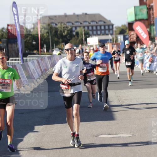 03.10.2025 - Köhlbrandbrückenlauf Jannik Wohlers http://msf.ph/oto/9049970 03.10.2025 13:07:58 Ziel 4184, 4310, 4357, 4382, 4395, 4639, 5959, 5993, 6022, 6120, 6163, 6244, 6285, 6348, 6409, 6651, 6696, 6821 meine-sportfotos.de