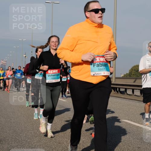 03.10.2025 - Köhlbrandbrückenlauf Fabian Wolf http://msf.ph/oto/9049971 03.10.2025 10:01:11 Position 3 1614, 1850, 1667, 24, 2836 meine-sportfotos.de