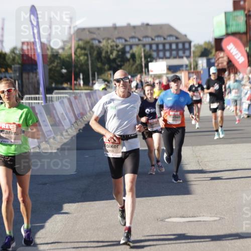 03.10.2025 - Köhlbrandbrückenlauf Jannik Wohlers http://msf.ph/oto/9049980 03.10.2025 13:07:58 Ziel 4184, 4310, 4357, 4382, 4395, 4639, 5959, 5993, 6022, 6120, 6163, 6244, 6285, 6348, 6409, 6651, 6696, 6821 meine-sportfotos.de