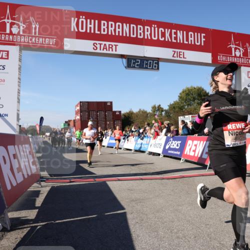03.10.2025 - Köhlbrandbrückenlauf Lena Gebhardt http://msf.ph/oto/9049982 03.10.2025 13:21:07 Ziel 4393, 4680, 4749, 4846, 5130, 5156, 5265, 5363, 5377, 5450, 5501, 5618, 5746, 5878, 5882, 5883, 6262, 6282, 6296, 6602, 6645, 6646, 6648, 6650, 6756, 6780 meine-sportfotos.de