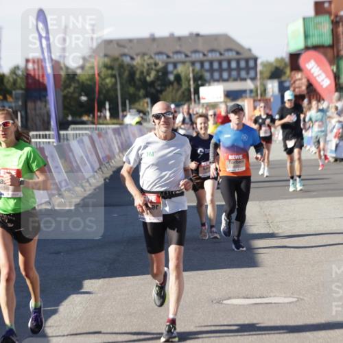 03.10.2025 - Köhlbrandbrückenlauf Jannik Wohlers http://msf.ph/oto/9049986 03.10.2025 13:07:58 Ziel 4184, 4310, 4357, 4382, 4395, 4639, 5959, 5993, 6022, 6120, 6163, 6244, 6285, 6348, 6409, 6651, 6696, 6821 meine-sportfotos.de