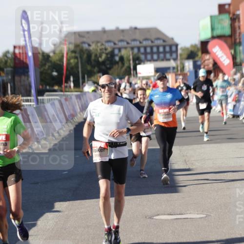 03.10.2025 - Köhlbrandbrückenlauf Jannik Wohlers http://msf.ph/oto/9049999 03.10.2025 13:07:58 Ziel 4184, 4310, 4357, 4382, 4395, 4639, 5959, 5993, 6022, 6120, 6163, 6244, 6285, 6348, 6409, 6651, 6696, 6821 meine-sportfotos.de