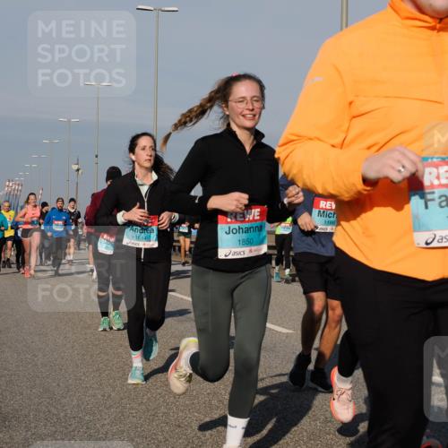 03.10.2025 - Köhlbrandbrückenlauf Fabian Wolf http://msf.ph/oto/9050000 03.10.2025 10:01:12 Position 3 2124, 1614, 1850, 1166, 1667 meine-sportfotos.de