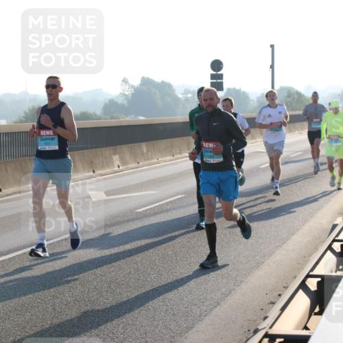 03.10.2025 - Köhlbrandbrückenlauf Lena Gebhardt http://msf.ph/oto/9050004 03.10.2025 09:13:33 Position 1 1017, 1026 meine-sportfotos.de