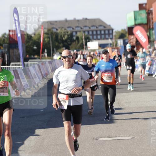 03.10.2025 - Köhlbrandbrückenlauf Jannik Wohlers http://msf.ph/oto/9050007 03.10.2025 13:07:58 Ziel 4184, 4310, 4357, 4382, 4395, 4639, 5959, 5993, 6022, 6120, 6163, 6244, 6285, 6348, 6409, 6651, 6696, 6821 meine-sportfotos.de