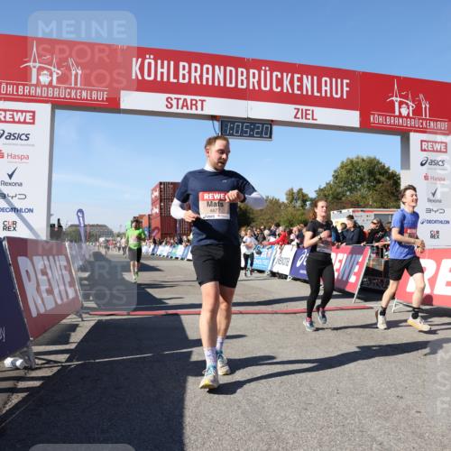 03.10.2025 - Köhlbrandbrückenlauf Lena Gebhardt http://msf.ph/oto/9050008 03.10.2025 13:05:20 Ziel 4272, 4344, 4390, 4490, 4496, 4584, 4585, 4877, 5637, 5969, 6041, 6044, 6081 meine-sportfotos.de