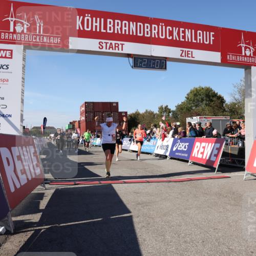 03.10.2025 - Köhlbrandbrückenlauf Lena Gebhardt http://msf.ph/oto/9050011 03.10.2025 13:21:07 Ziel 4393, 4680, 4749, 4846, 5130, 5156, 5265, 5363, 5377, 5450, 5501, 5618, 5746, 5878, 5882, 5883, 6262, 6282, 6296, 6602, 6645, 6646, 6648, 6650, 6756, 6780 meine-sportfotos.de