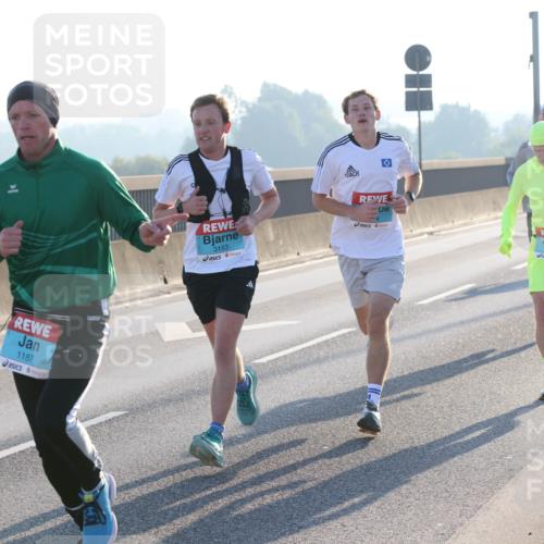 03.10.2025 - Köhlbrandbrückenlauf Lena Gebhardt http://msf.ph/oto/9050034 03.10.2025 09:13:35 Position 1 1187, 3153, 4, 3460 meine-sportfotos.de