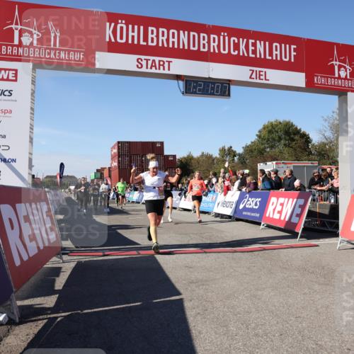 03.10.2025 - Köhlbrandbrückenlauf Lena Gebhardt http://msf.ph/oto/9050035 03.10.2025 13:21:07 Ziel 4393, 4680, 4749, 4846, 5130, 5156, 5265, 5363, 5377, 5450, 5501, 5618, 5746, 5878, 5882, 5883, 6262, 6282, 6296, 6602, 6645, 6646, 6648, 6650, 6756, 6780 meine-sportfotos.de