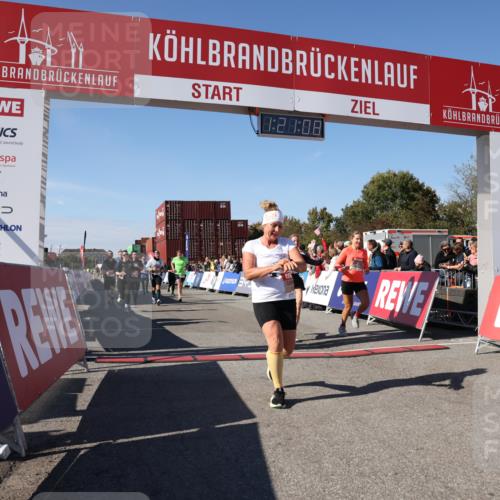 03.10.2025 - Köhlbrandbrückenlauf Lena Gebhardt http://msf.ph/oto/9050062 03.10.2025 13:21:08 Ziel 4393, 4680, 4749, 4846, 5156, 5265, 5363, 5377, 5450, 5618, 5746, 5878, 5882, 5883, 6262, 6282, 6296, 6602, 6645, 6646, 6648, 6650, 6756 meine-sportfotos.de
