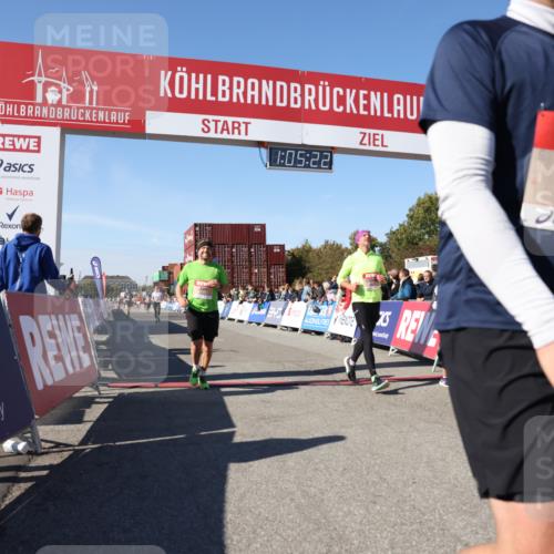 03.10.2025 - Köhlbrandbrückenlauf Lena Gebhardt http://msf.ph/oto/9050065 03.10.2025 13:05:22 Ziel 4272, 4344, 4390, 4496, 4584, 4877, 5637, 5969, 6041, 6044, 6081 meine-sportfotos.de