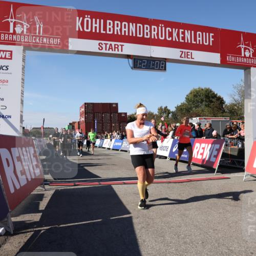 03.10.2025 - Köhlbrandbrückenlauf Lena Gebhardt http://msf.ph/oto/9050071 03.10.2025 13:21:08 Ziel 4393, 4680, 4749, 4846, 5156, 5265, 5363, 5377, 5450, 5618, 5746, 5878, 5882, 5883, 6262, 6282, 6296, 6602, 6645, 6646, 6648, 6650, 6756 meine-sportfotos.de