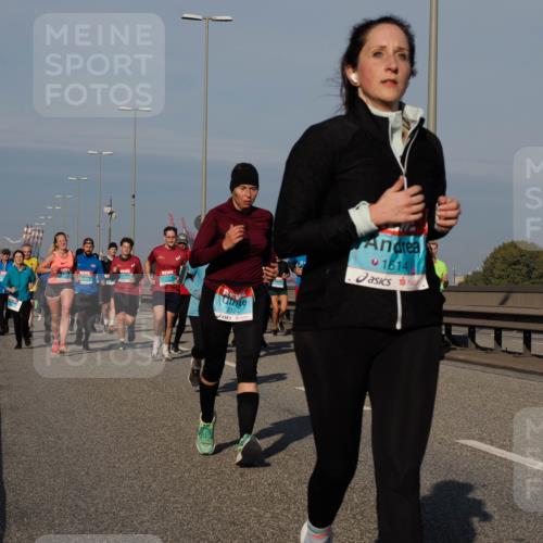 03.10.2025 - Köhlbrandbrückenlauf Fabian Wolf http://msf.ph/oto/9050072 03.10.2025 10:01:13 Position 3 2124, 1614 meine-sportfotos.de